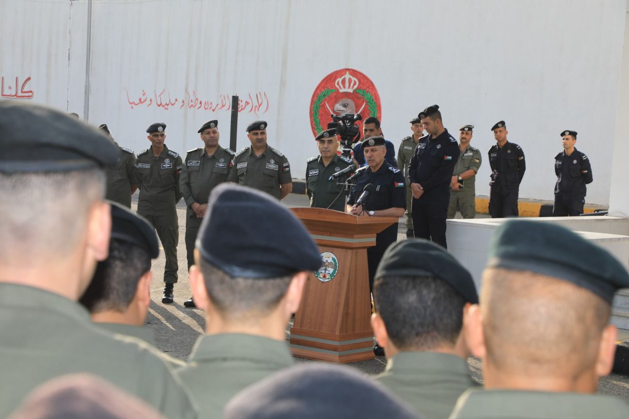 مدير الأمن العام يزور قيادة شرطة البادية الملكية