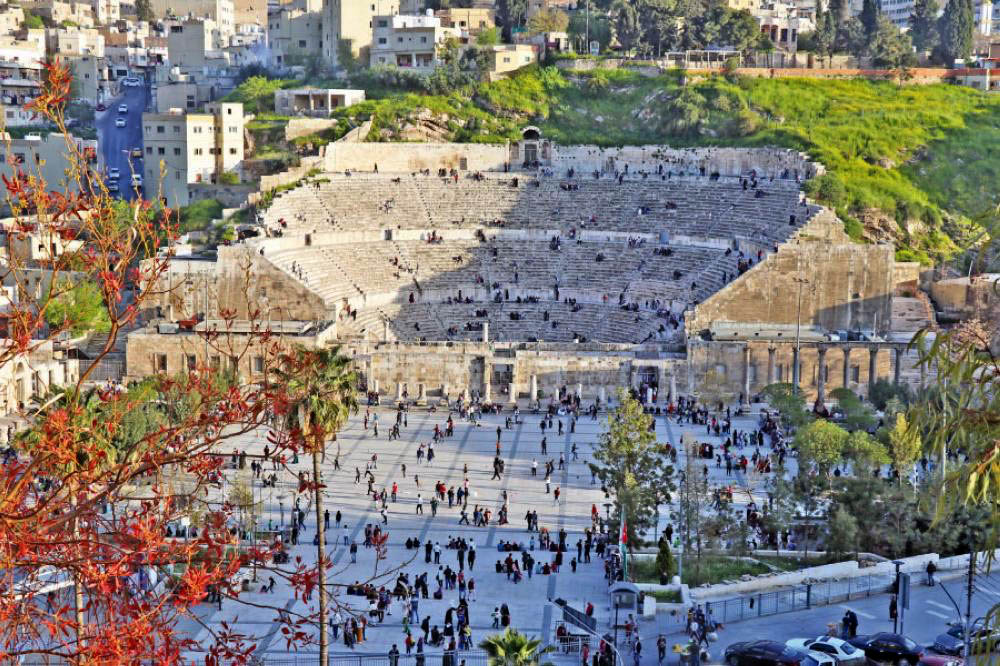 القطاع السياحي يخرج من قبضة كورونا ويبدأ بالتعافي