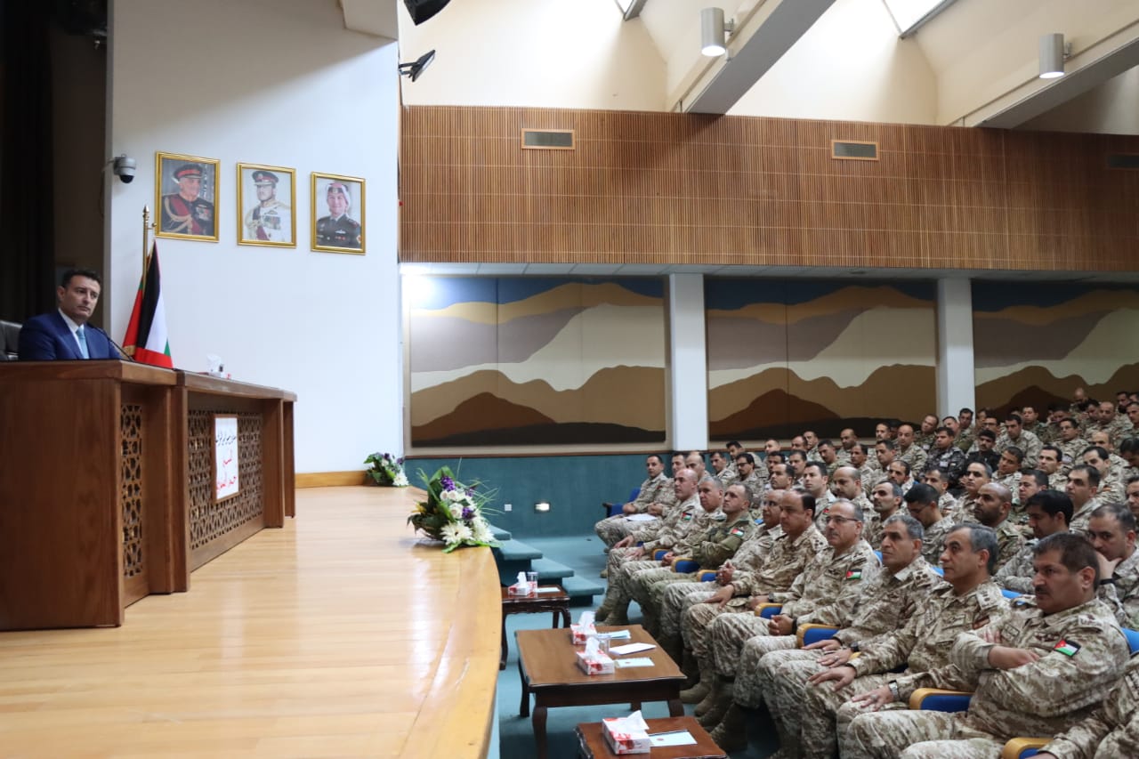 رئيس مجلس النواب يحاضر في كلية القيادة والأركان