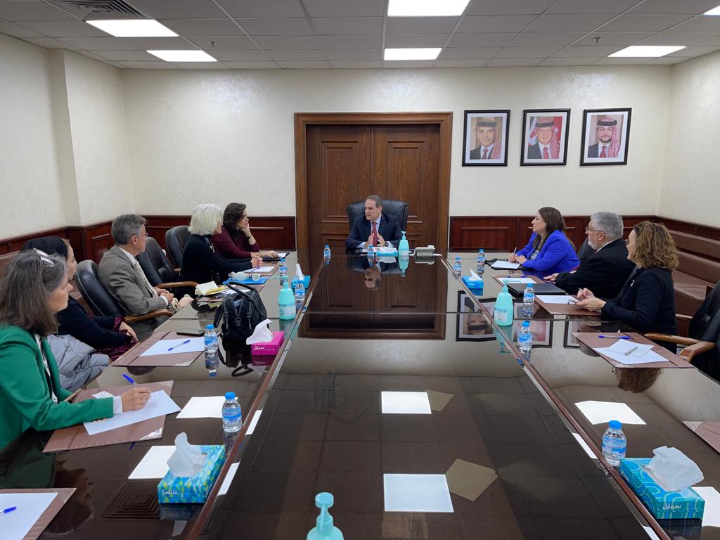 وزير الصحة يبحث سبل التعاون مع مجموعة المنظمة الخيرية الإنسانية