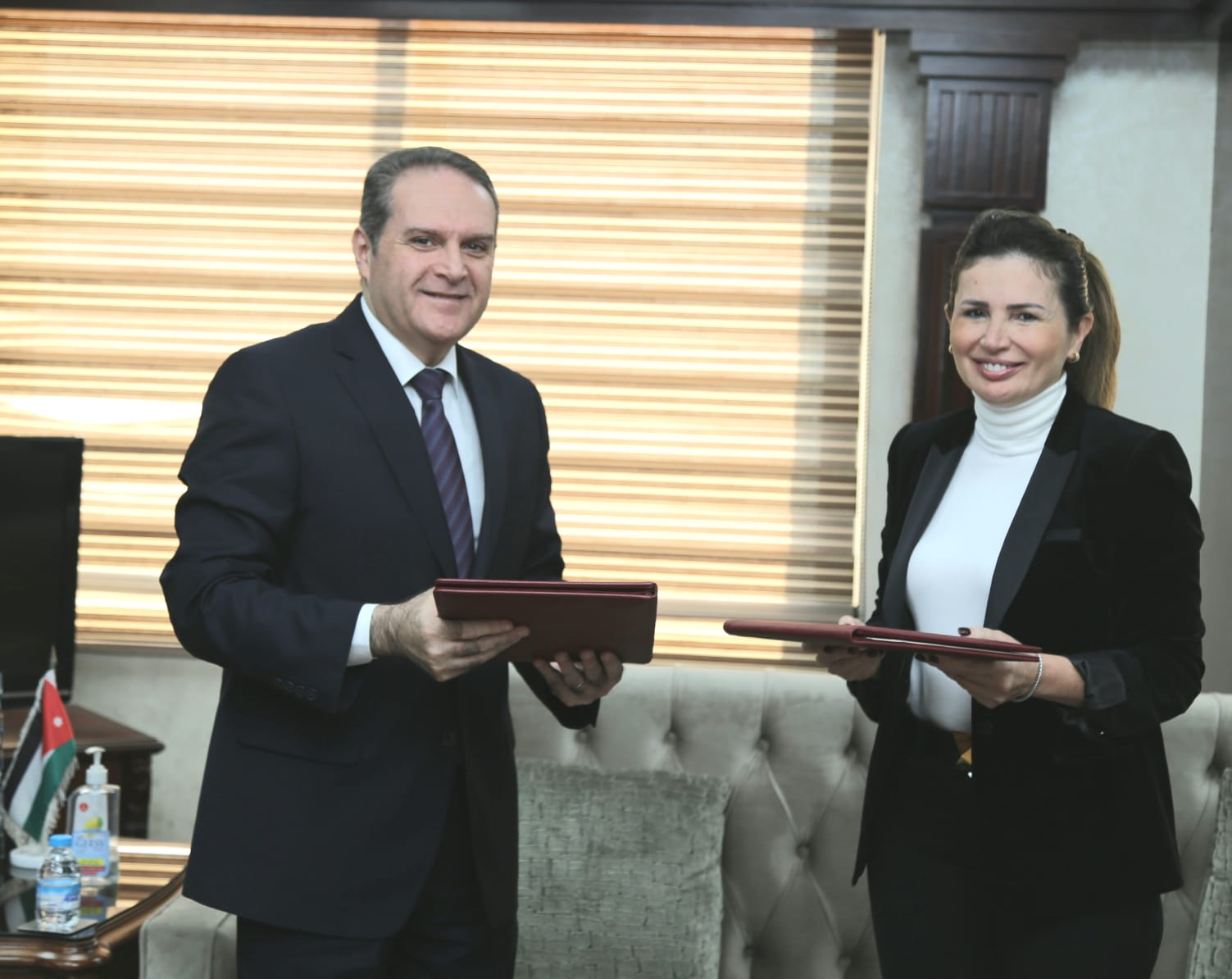 اتفاقية لإعادة تأهيل وتطوير 25 مركزا صحيا