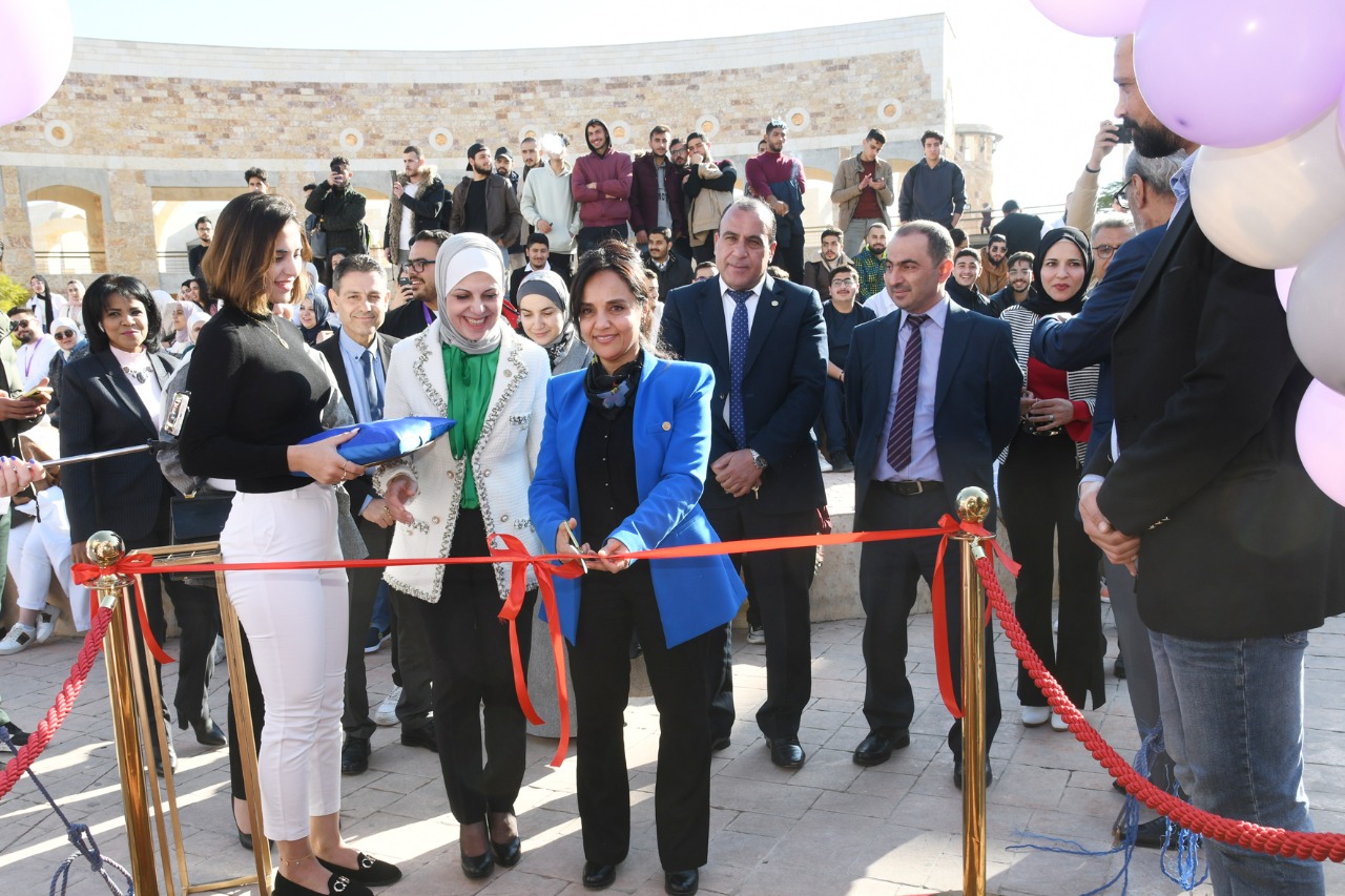 حملة توعوية بصحة الفم والأسنان في جامعة العلوم والتكنولوجيا