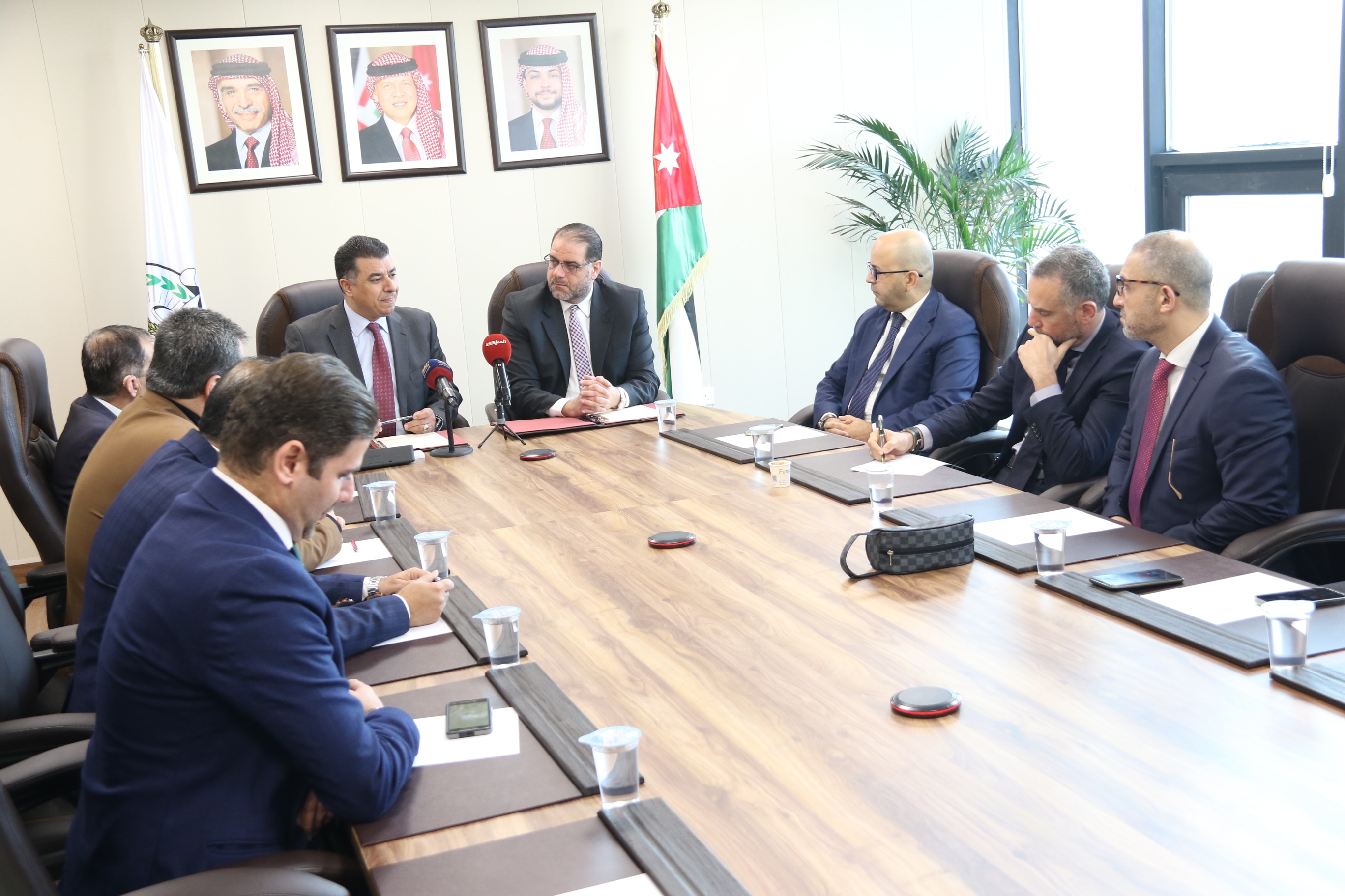 اتفاقية مع 20 مزارعاً لإنتاج زراعات علفية على سيل الزرقاء