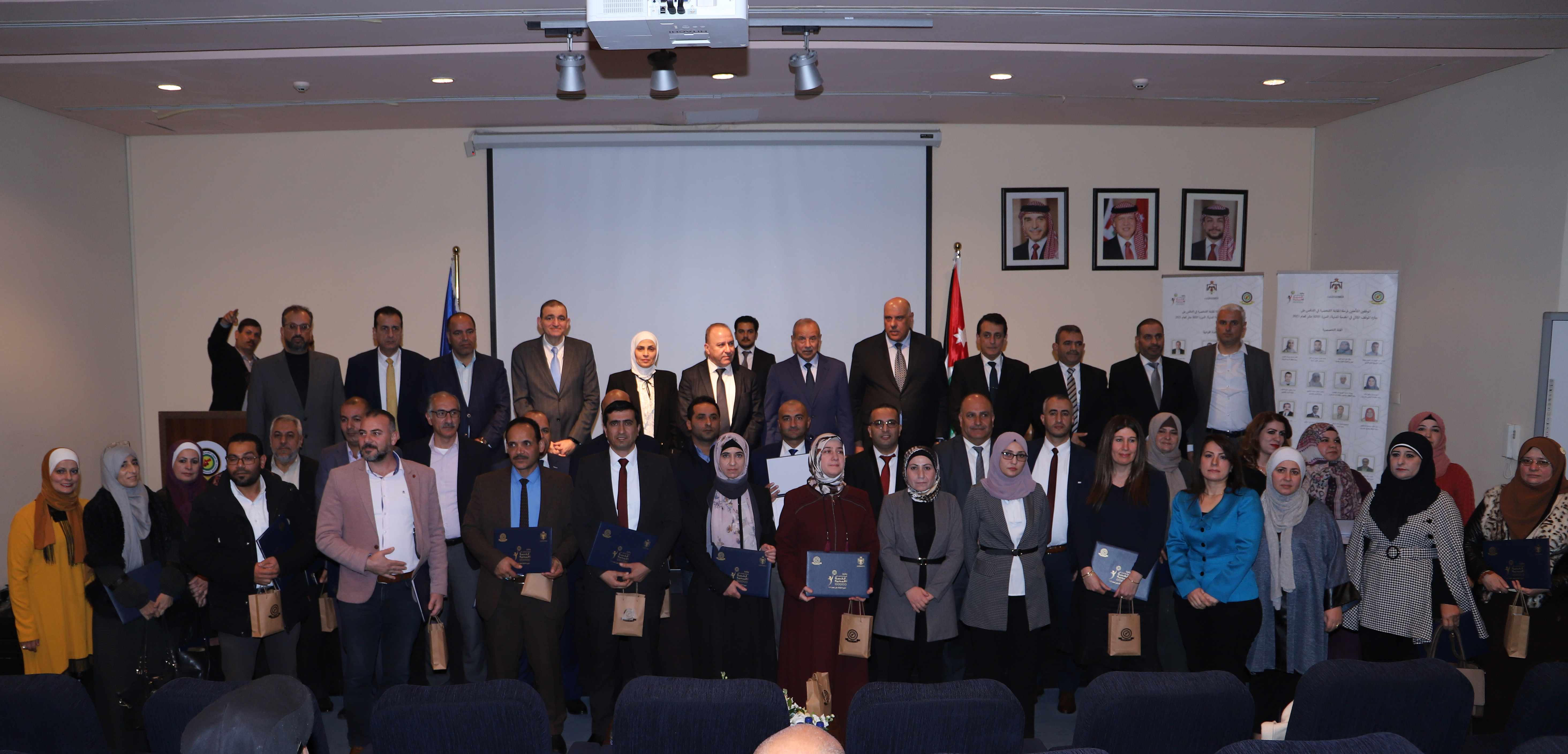 كريشان يكرم موظفين تأهلوا لمرحلة المقابلة الشخصية في جائزة الموظف المثالي