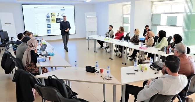 13 إعلاميًا يتدربون على إنتاج الوثائقيات بالموبايل