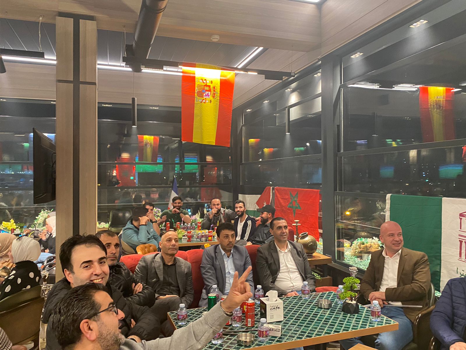 الشارع الرياضي الأردني يحتفل بتأهل المغرب لنصف نهاىي كأس العالم