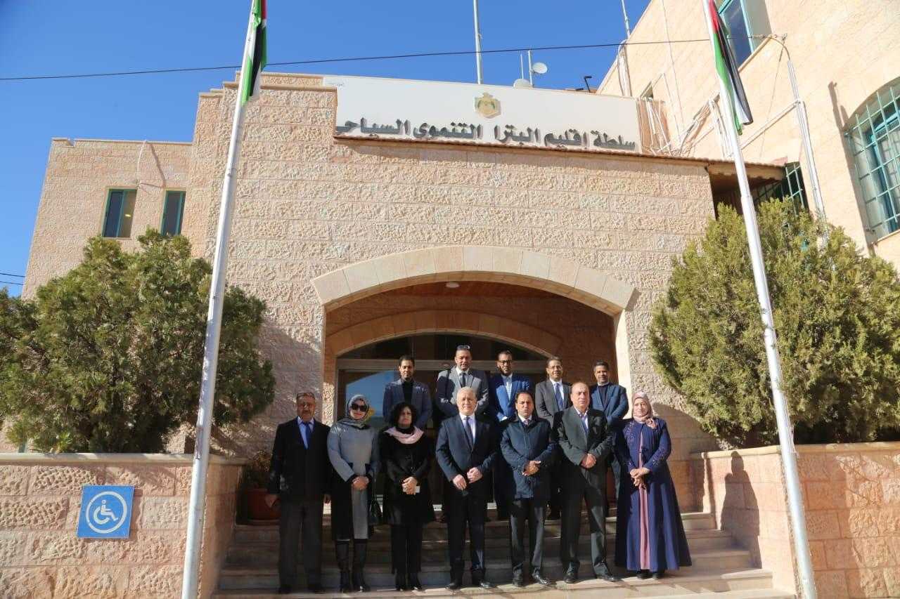 وفد مصري يطلع على تجربة البترا السياحية