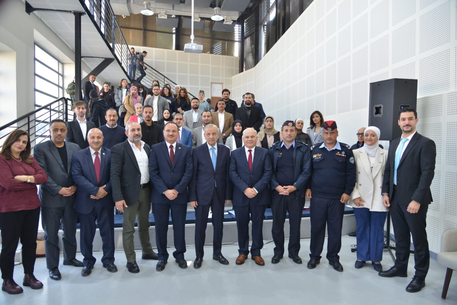 كريشان يؤكد دور الشباب في التوعية بمخاطر حوادث السير