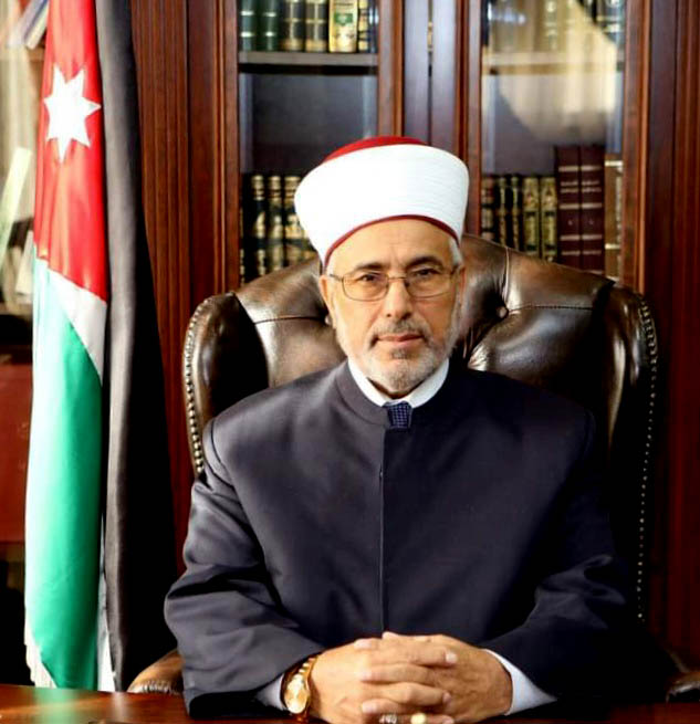 قاضي القضاة يتفقد سير العمل في محاكم المفرق الشرعية