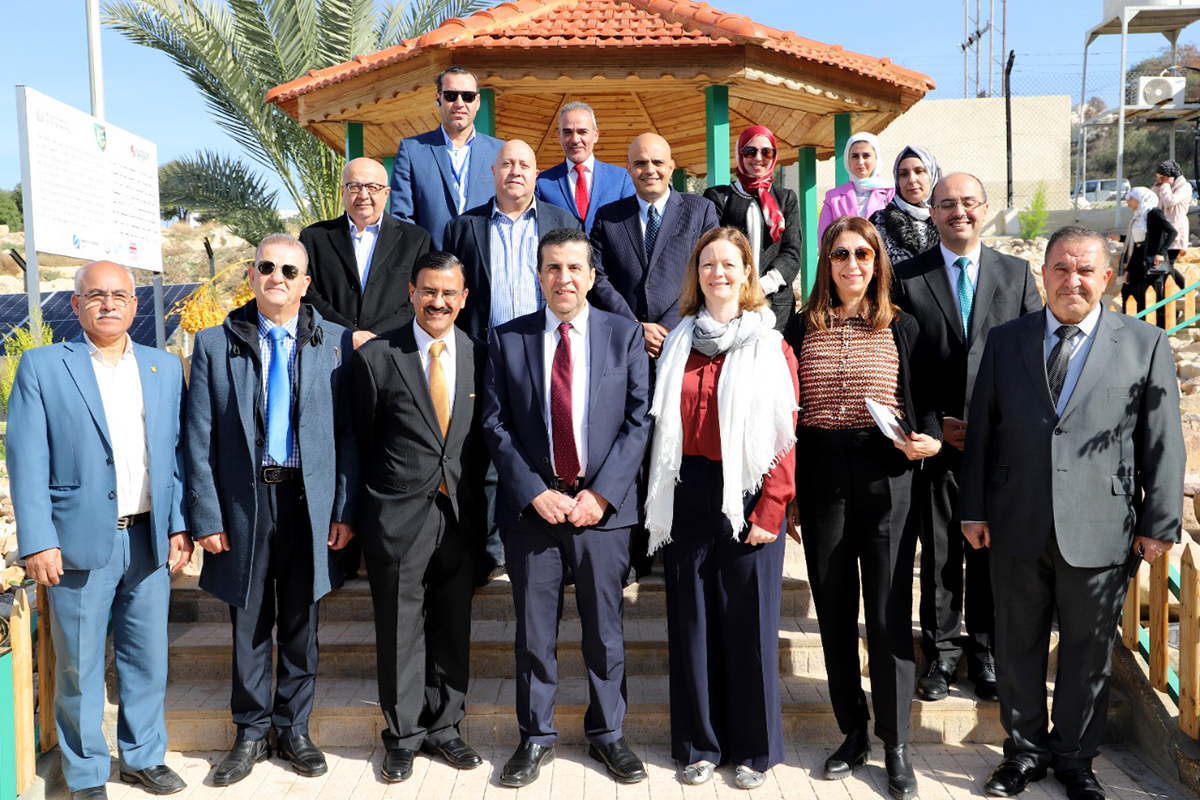 افتتاح مشروع الطاقة الشمسية في محطة البلقاء التطبيقية بالفحيص