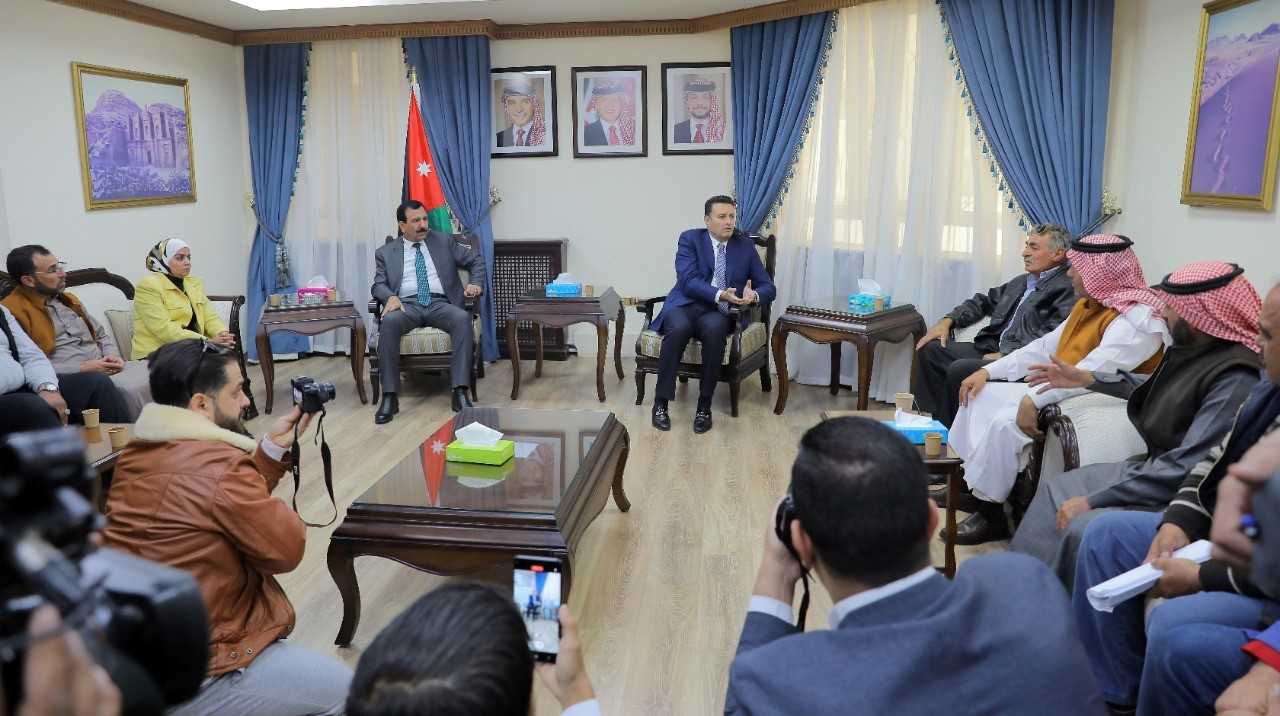 رئيس مجلس النواب يلتقي ممثلين عن أصحاب الشاحنات