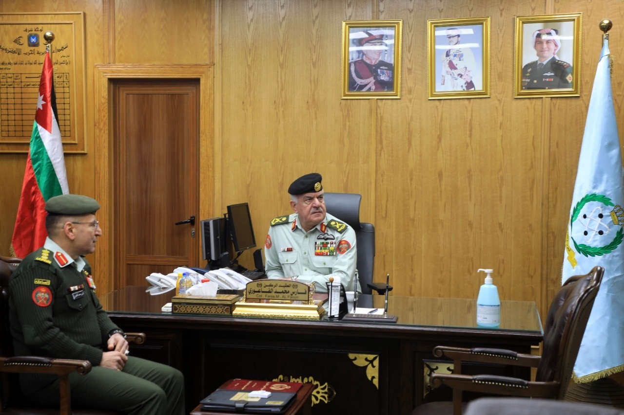 رئيس هيئة الأركان يزور مديرية الحرب الإلكترونية