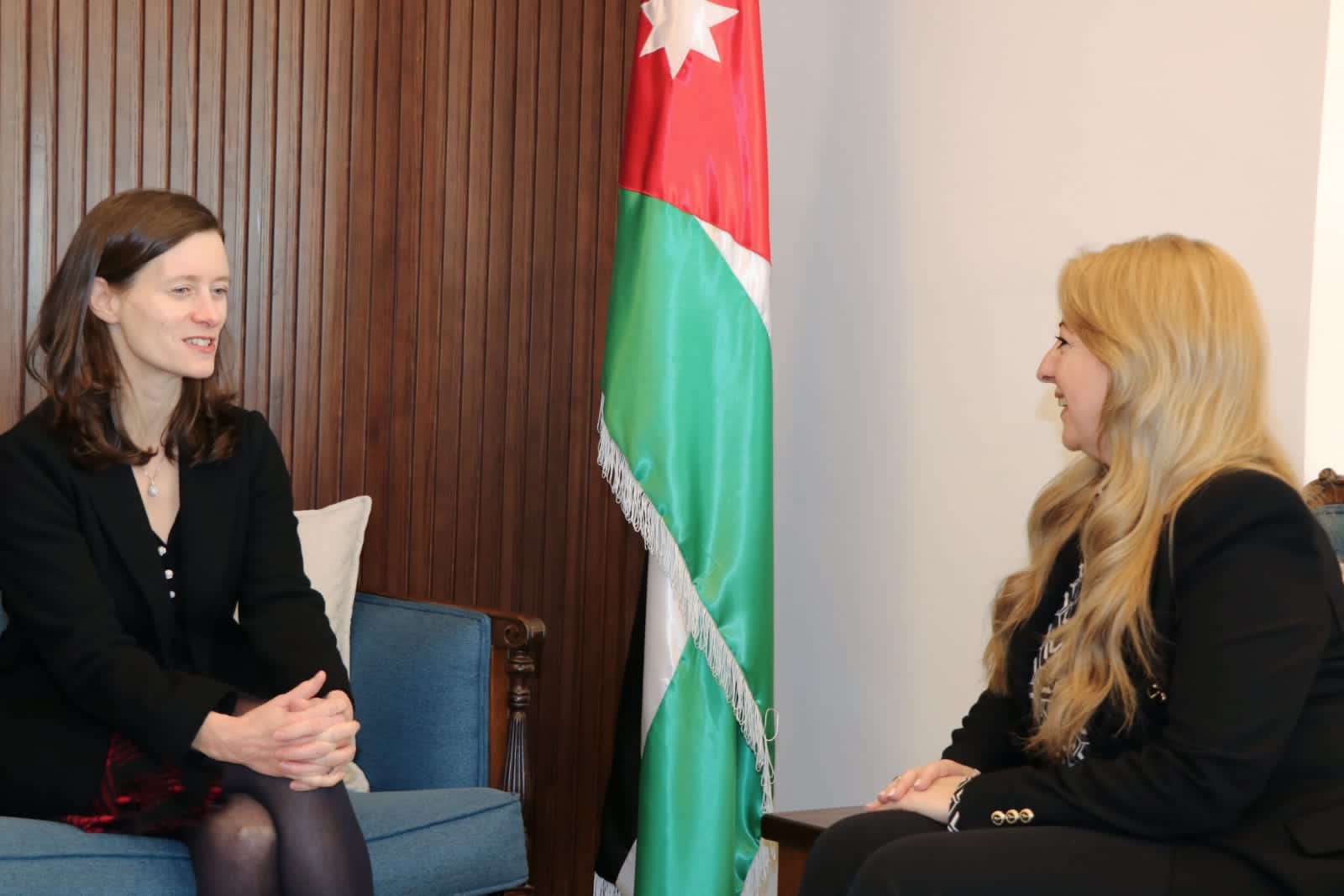 وزيرة الدولة للشؤون القانونية تلتقي السفيرة البريطانيّة