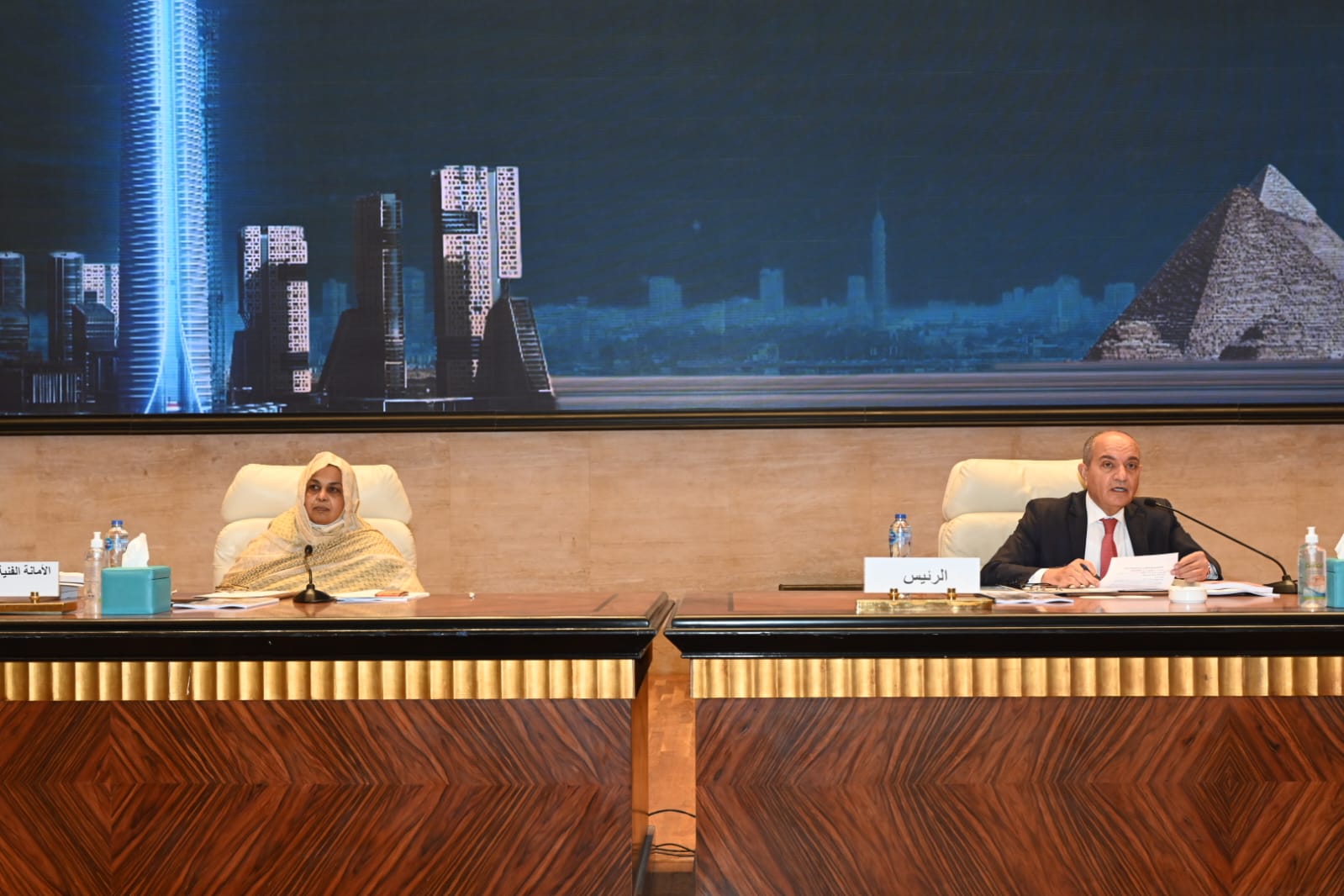 العضايلة يسلم وزير الإسكان المصري رئاسة الدورة 39 لمجلس وزراء الإسكان العرب