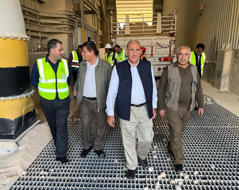 الذنيبات يتفقد سير العمل في المجمع الصناعي وميناء تصدير الفوسفات بالعقبة