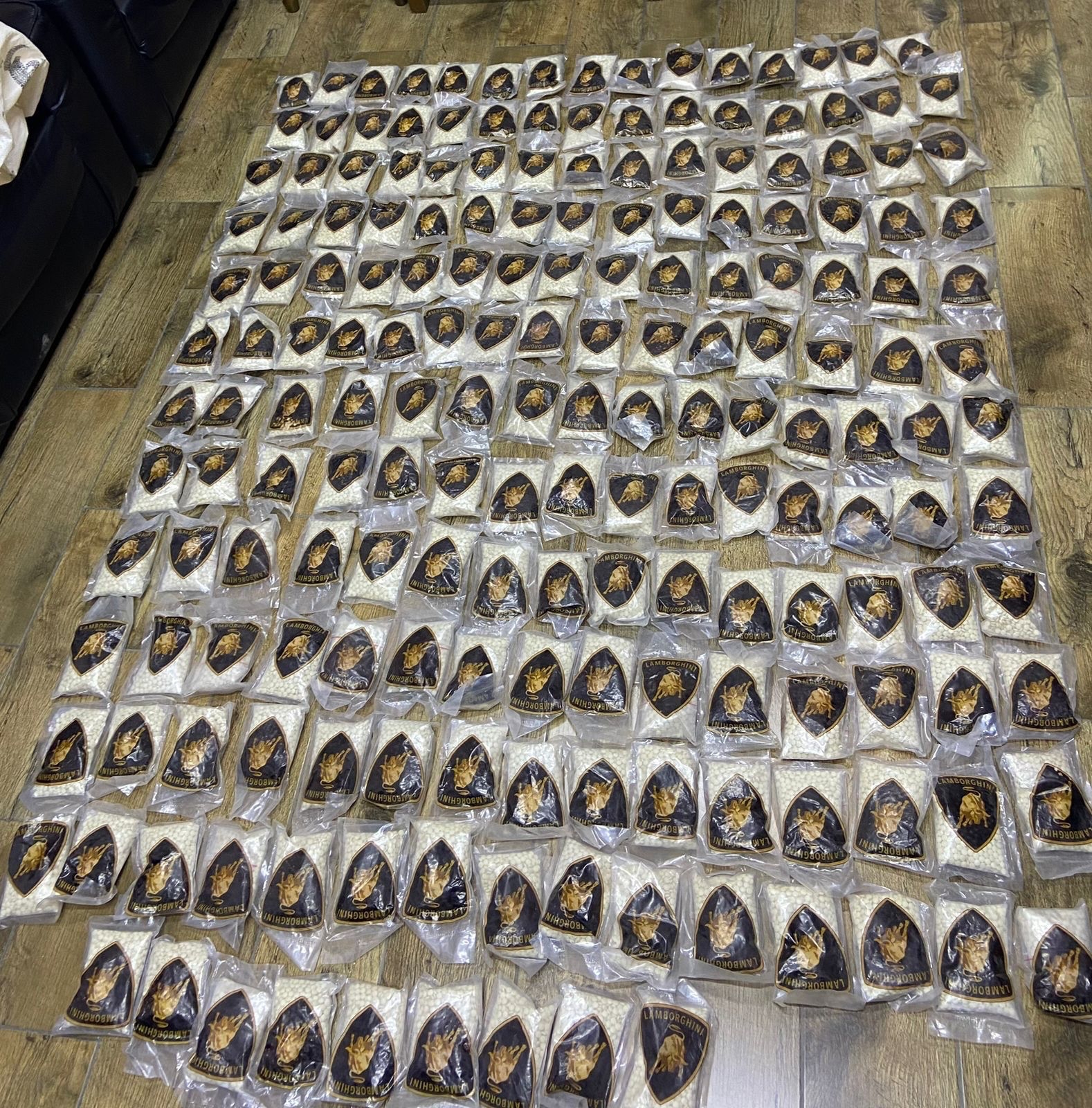 ضبط 200 ألف حبة مخدرة بحوزة مهرب للمخدرات في البادية الشمالية