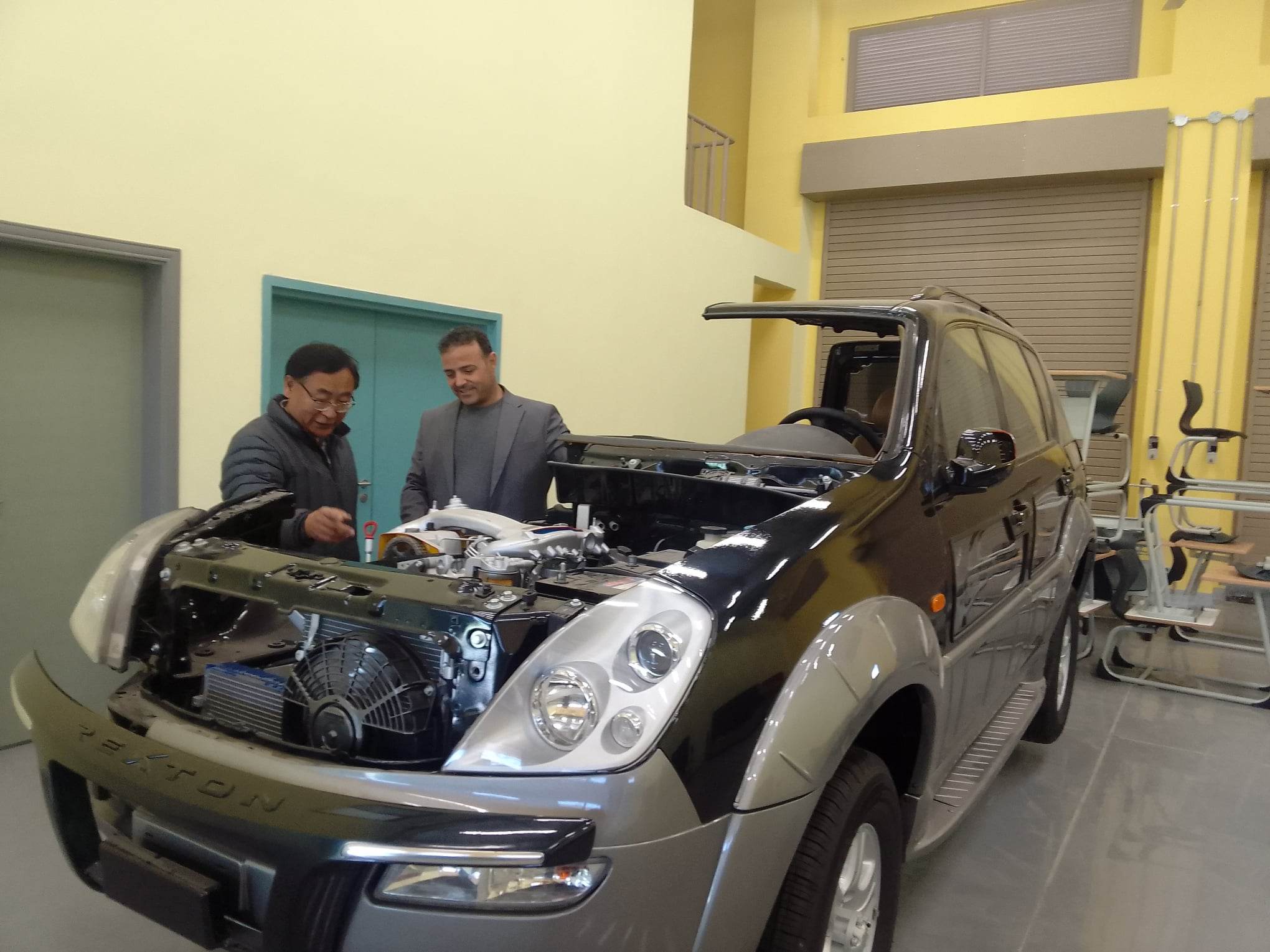 تربويون : المدرسة الأردنية الكورية الصناعية بالزرقاء تسهم بتطوير مسيرة التعليم المهني