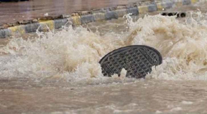 إربد: تكرار فيضان شبكة الصرف الصحي ومياه اليرموك تعزوه لممارسات خاطئة