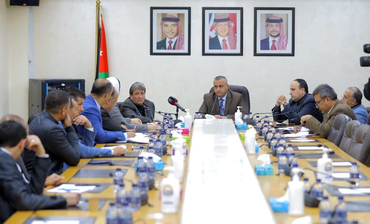 تعليم النواب تبحث الملف الإداري والتعليمي لمدارس الطلبة السوريين المسائية