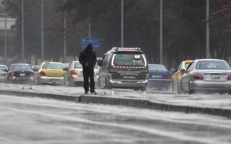 امطار متفرقة جنوبي المملكة تكون غزيرة ليلًا وسط تحذيرات من تشكل السيول