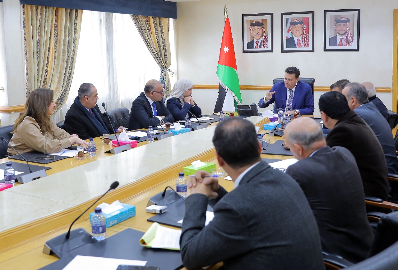 رئيس مجلس النواب يلتقي مدراء التلفزيون وبترا والمملكة وهيئة الإعلام