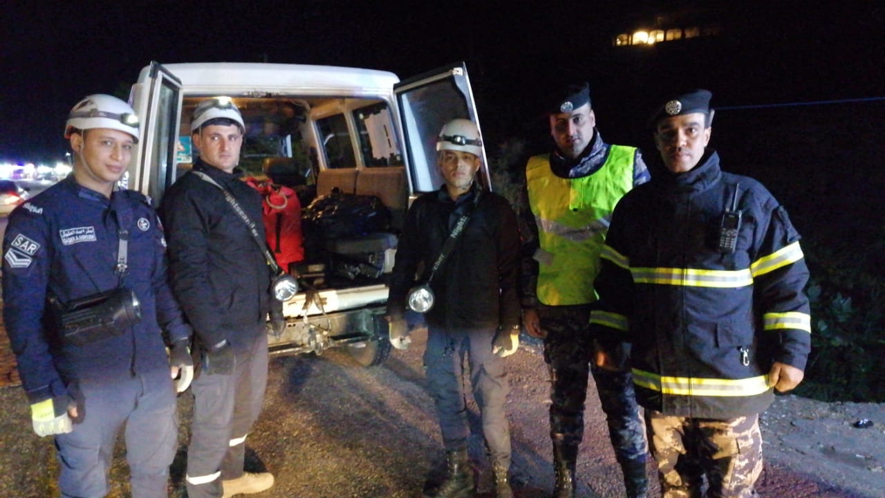 الأمن العام ينشر نقاط مراقبة وإنقاذ على طول طريقي البحر الميت والصحراوي