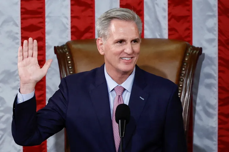 مكارثي يفوز برئاسة مجلس النواب الأميركي بعد 15 جولة تصويت
