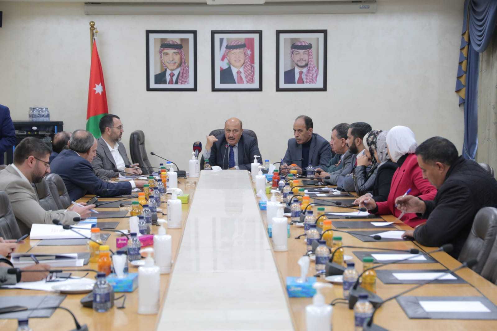 قانونية النواب تُناقش إجراء تعديلات على "داخلي النواب" ومدونة السلوك