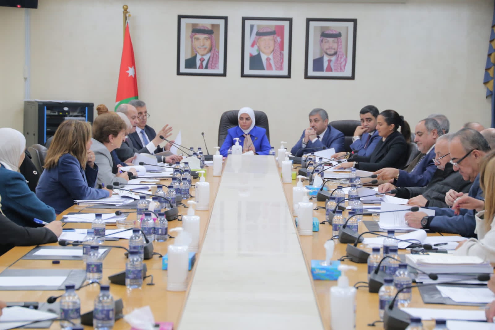 العمل النيابية تواصل مناقشة معدل العمل