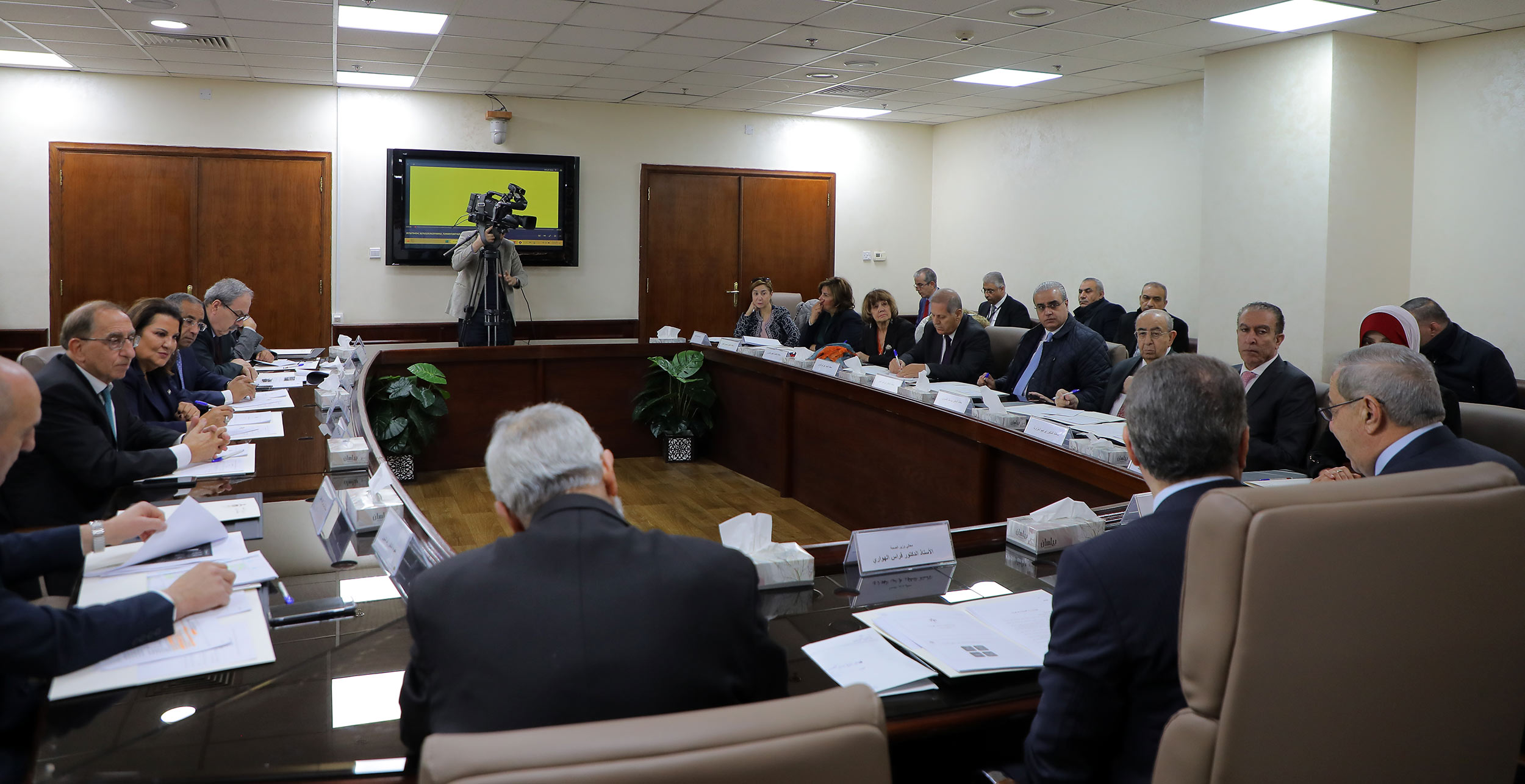 مشتركة من الأعيان تزور الصحة وتطلع على واقع خدماتها