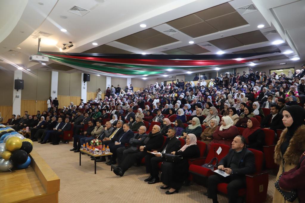 البلقاء التطبيقية تحتفل باليوم العالمي للغة العربية