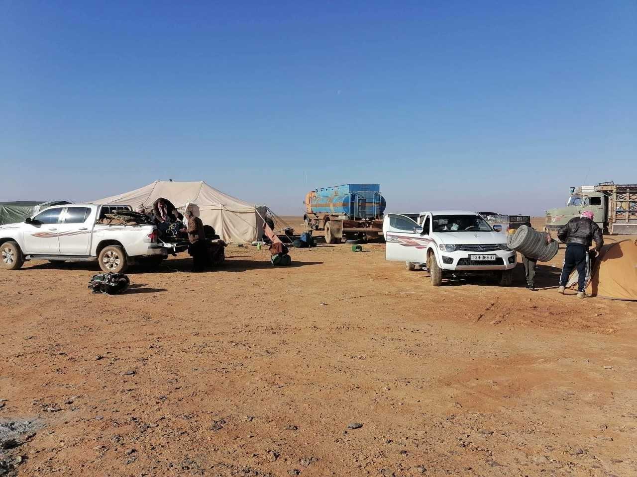 البدو يعَسَّون أرض البادية بحثًا عن ربيع الصحراء