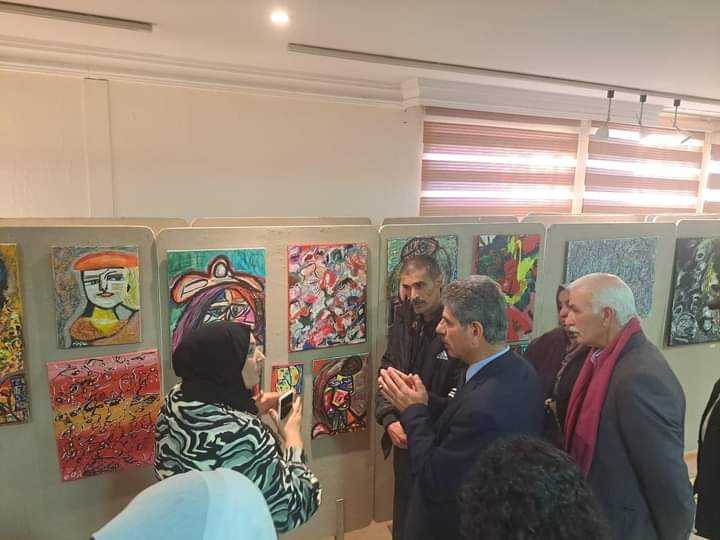 بلدية الرصيفة تقيم معرضا تشكيليا لخريجي دوراتها التدريبية
