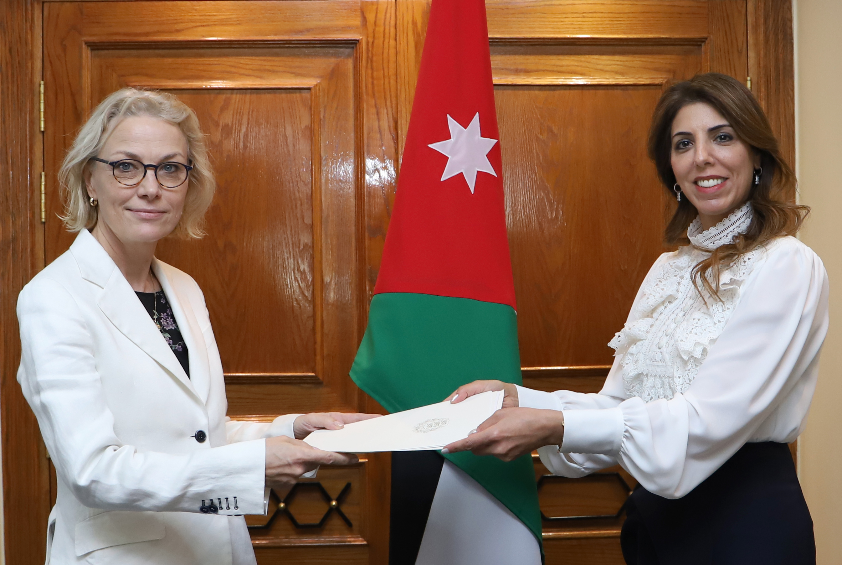 الخارجية تتسلم نسخة من أوراق اعتماد سفيرة أستونيا