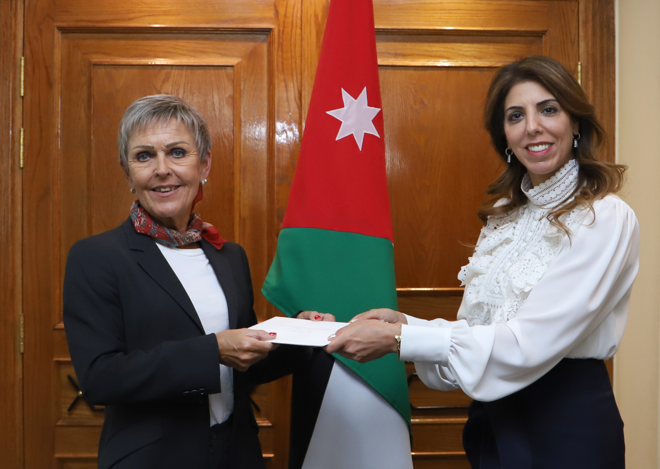 الخارجية تتسلم نسخة من أوراق اعتماد السفيرة الفنلندية