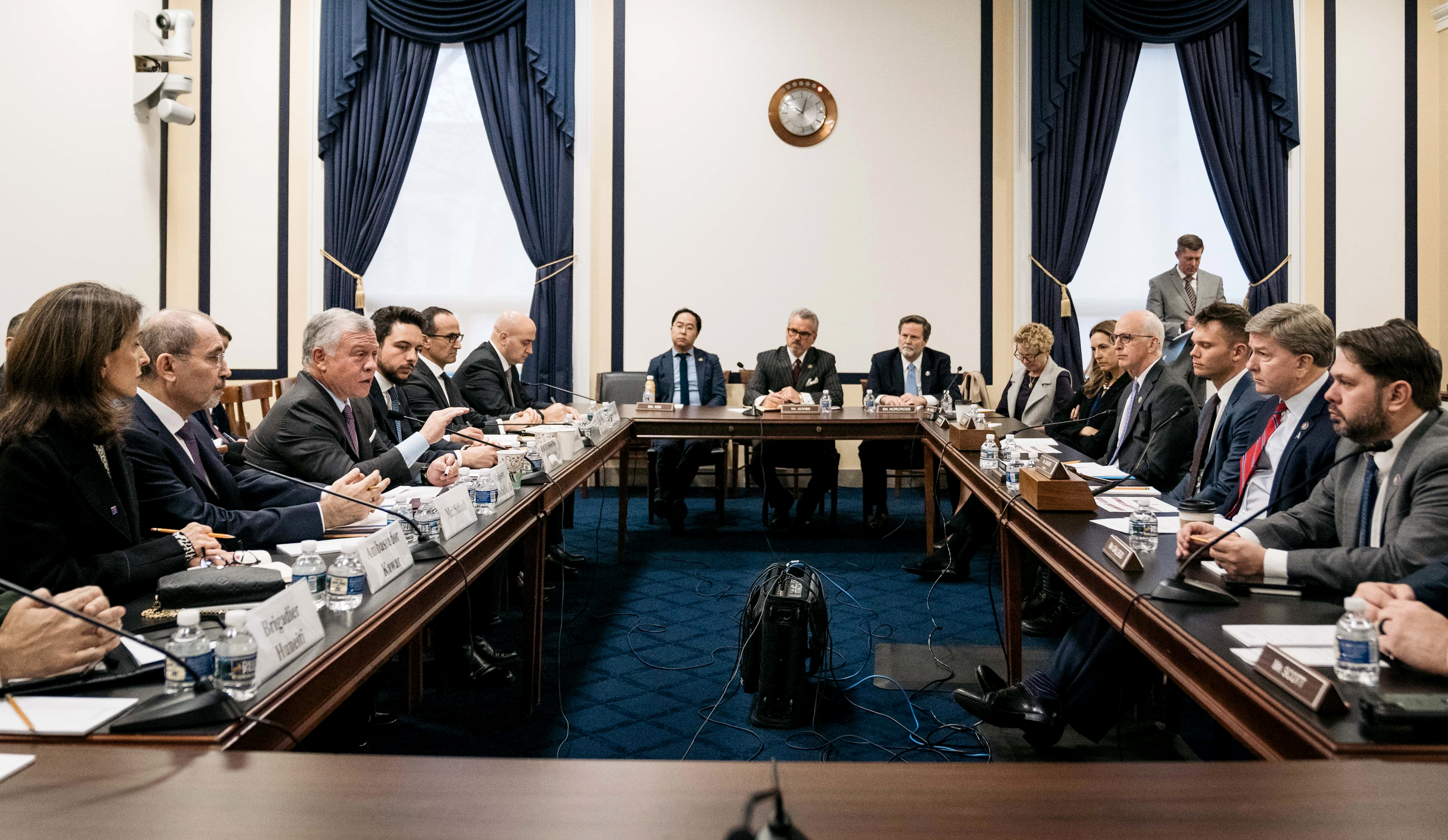 الملك يلتقي رؤساء وأعضاء لجان بمجلس النواب الأميركي