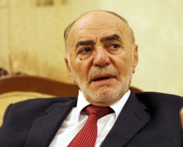 إطلاق اسم المرحوم عبد اللطيف عربيات على مدرج المكتبة المركزية بالبلقاء التطبيقية