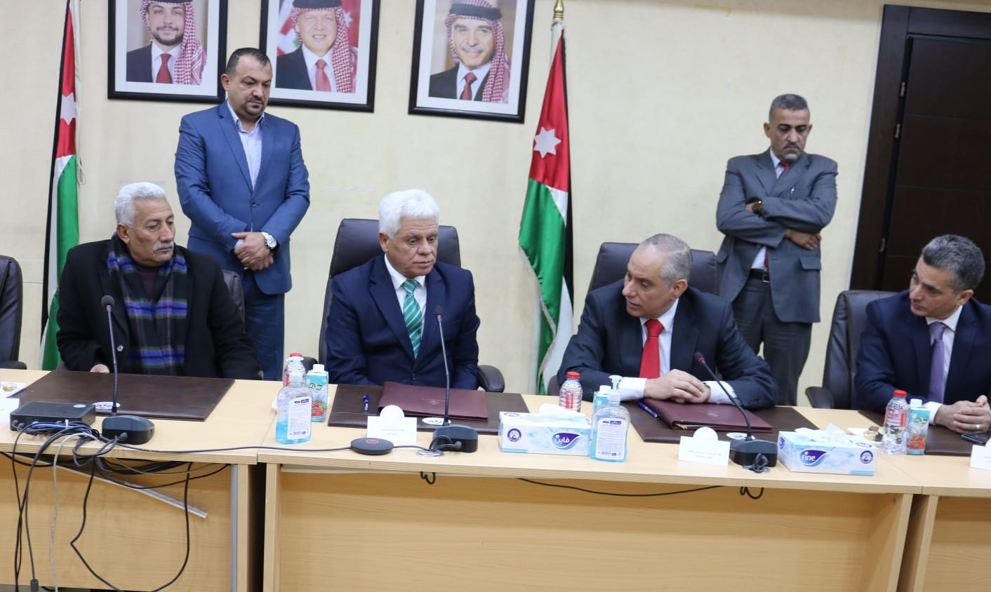 العدل وبلدية السلط توقعان مذكرة تفاهم لتطبيق بدائل العقوبات السالبة للحرية