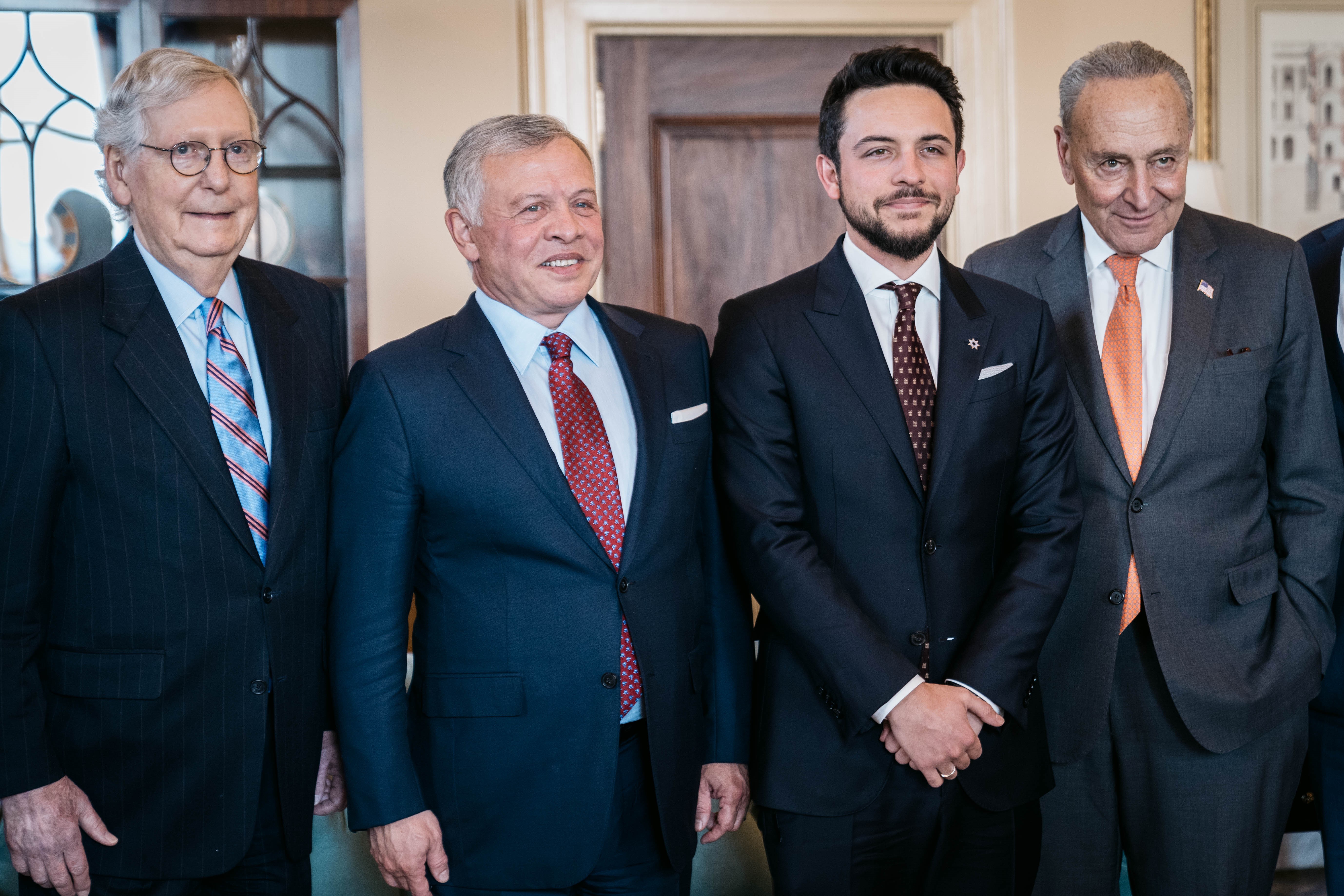 الملك يلتقي قيادات مجلس الشيوخ الأمريكي بواشنطن