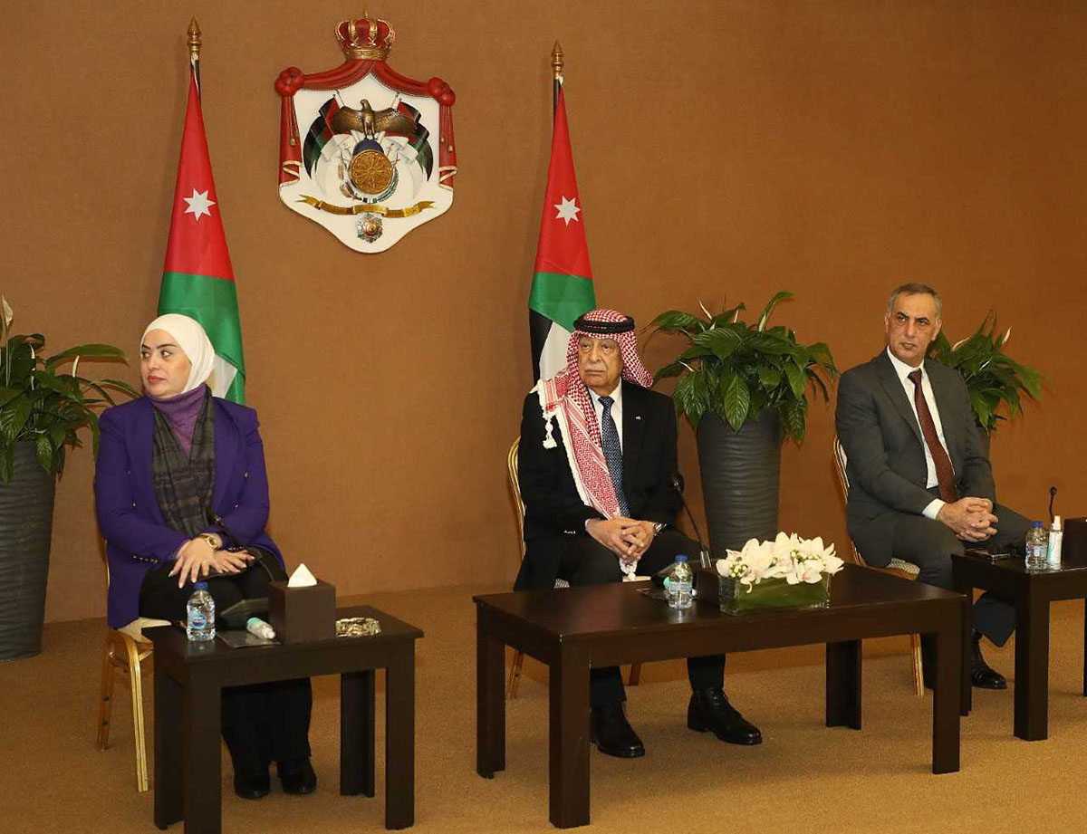 العيسوي يسلم الدعم الملكي السنوي لجمعيات ومؤسسات ومراكز رعاية أيتام ومسنين وذوي إعاقة