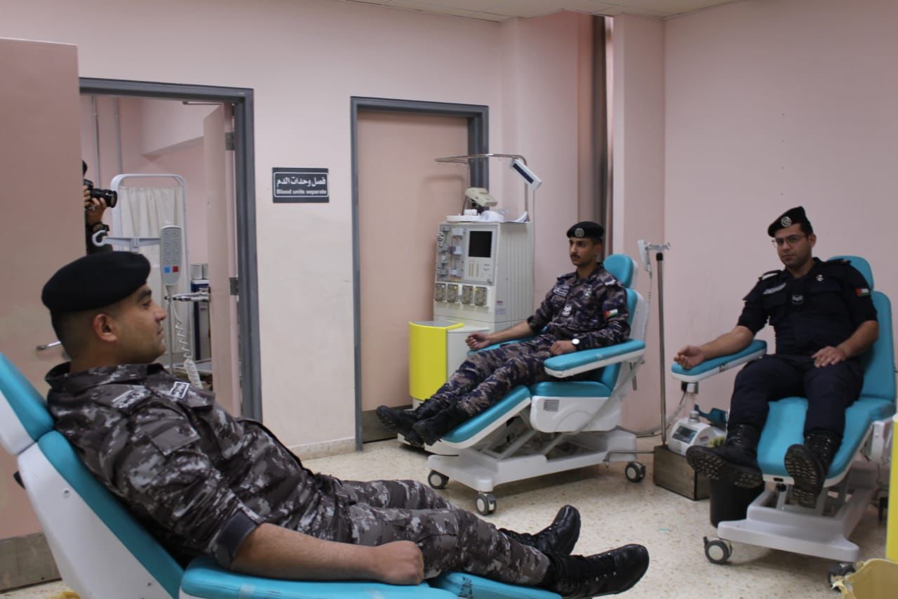 مديرية الأمن العام تنظّم حملة للتبرع بالدم لطفل مصاب بالسرطان