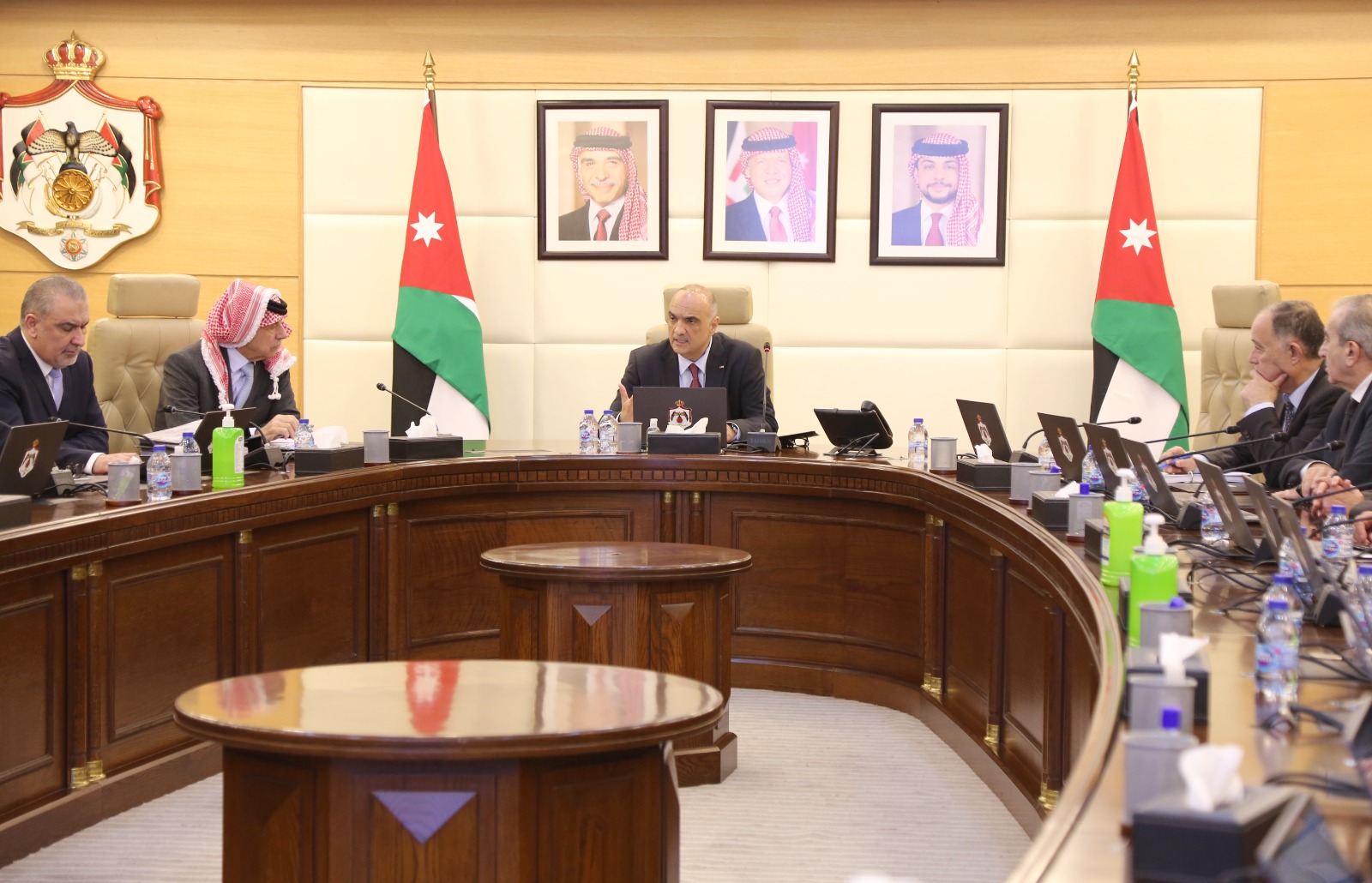 رئيس الوزراء يؤكِّد ضرورة اتِّخاذ أعلى درجات الجاهزيَّة للتَّعامل مع الأحوال الجويَّة المتوقَّعة