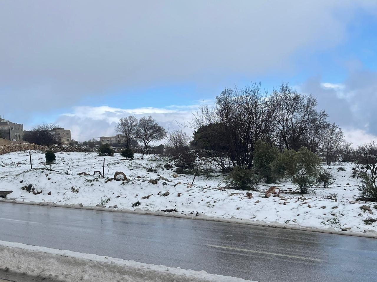 تجدد تساقط الثلوج في عجلون