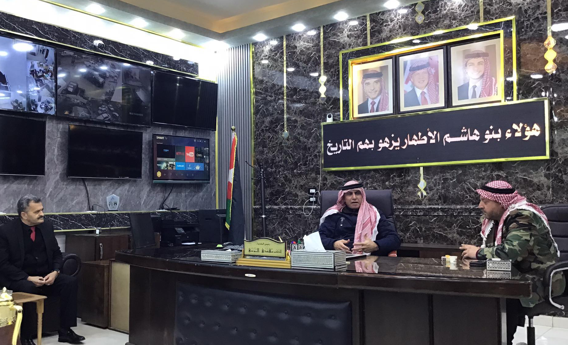 محافظ عجلون يحذر من خطورة السير على الطرق