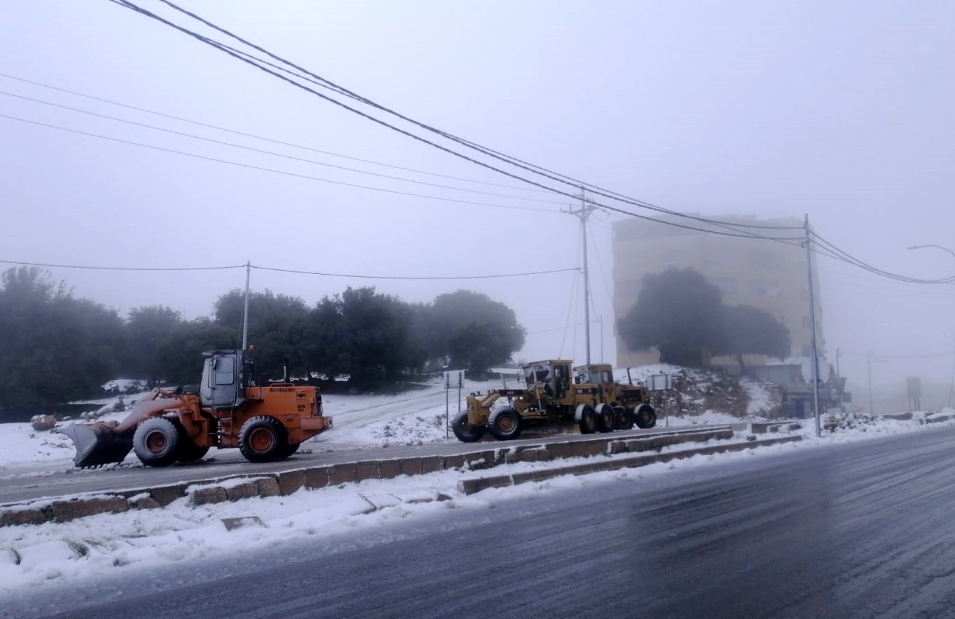 أشغال عجلون: 31 آلية لإدامة فتح الطرق والتعامل مع المنخفض