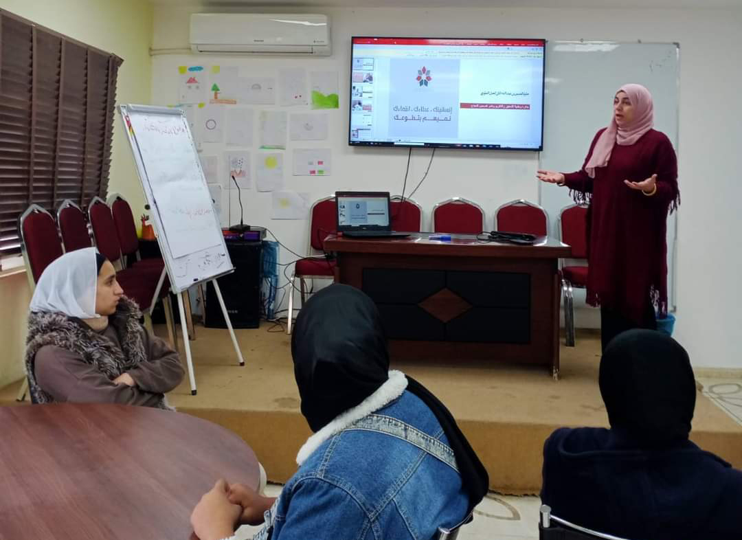 جلسة تعريفية بجائزة الحسين بن عبدالله الثاني للعمل التطوعي في لواء الوسطية