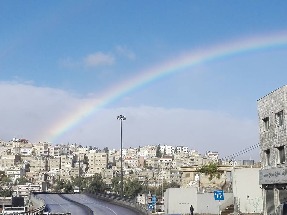 زخات محلية من المطر شرقي المملكة اليوم ورياح شرقية غدًا