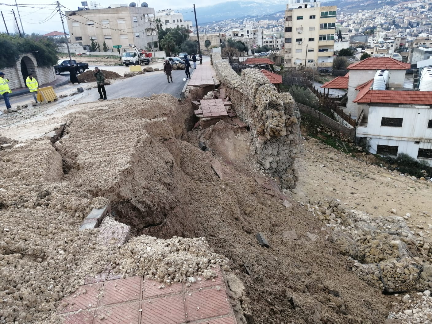 بلدية جرش تغلق عدداً من الشوارع احترازيا