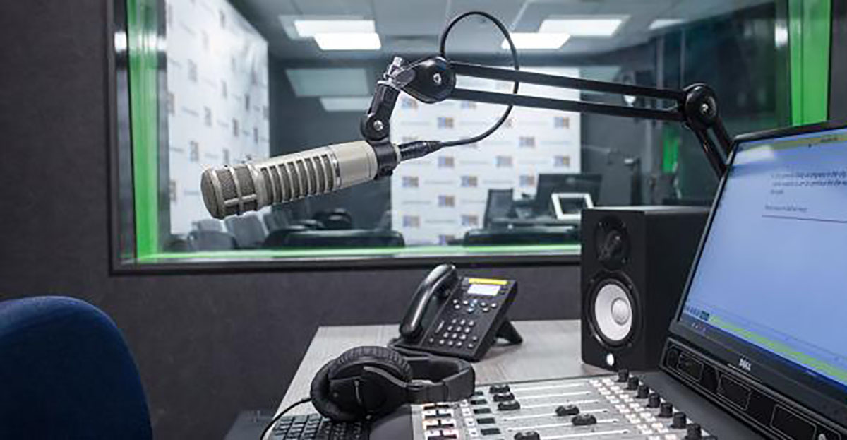 الإذاعة في يومها: دور متعاظم في الأثير العالمي لا يعرف التراجع