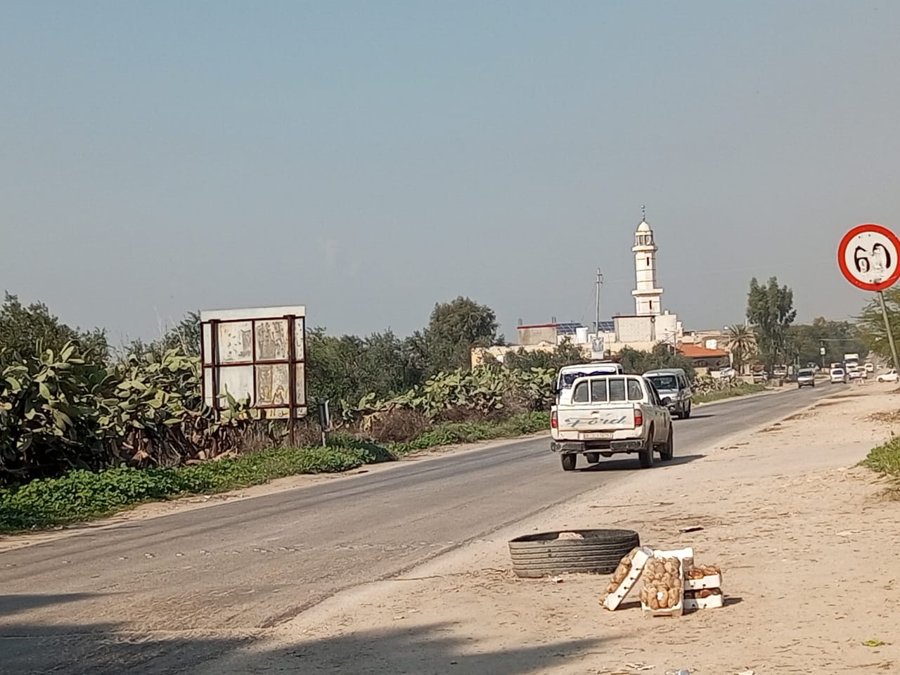مطالب بتوسعة طريق وادي الريان الكريمَّة للحد من الحوادث المرورية